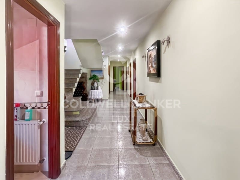 5 soverom Kjedet enebolig til salgs i Llers med svømmebasseng garasje - € 375 000 (Ref: 9488458)