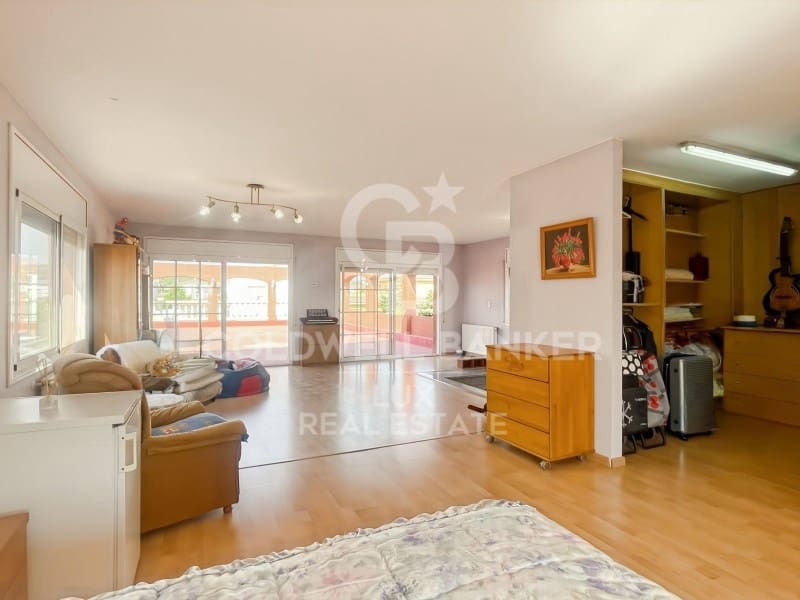 5 soverom Kjedet enebolig til salgs i Llers med svømmebasseng garasje - € 375 000 (Ref: 9488458)