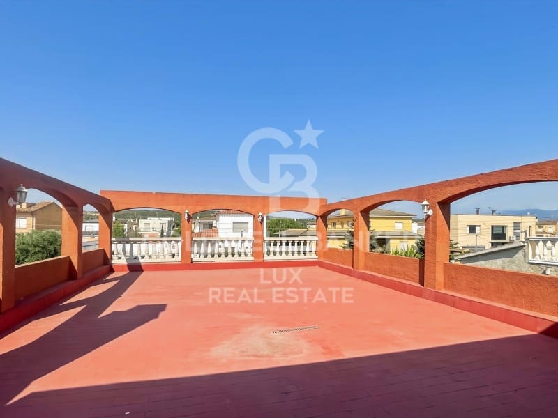 5 soverom Kjedet enebolig til salgs i Llers med svømmebasseng garasje - € 375 000 (Ref: 9488458)