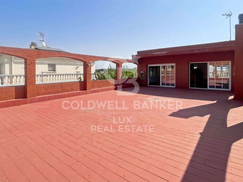 5 soverom Kjedet enebolig til salgs i Llers med svømmebasseng garasje - € 375 000 (Ref: 9488458)