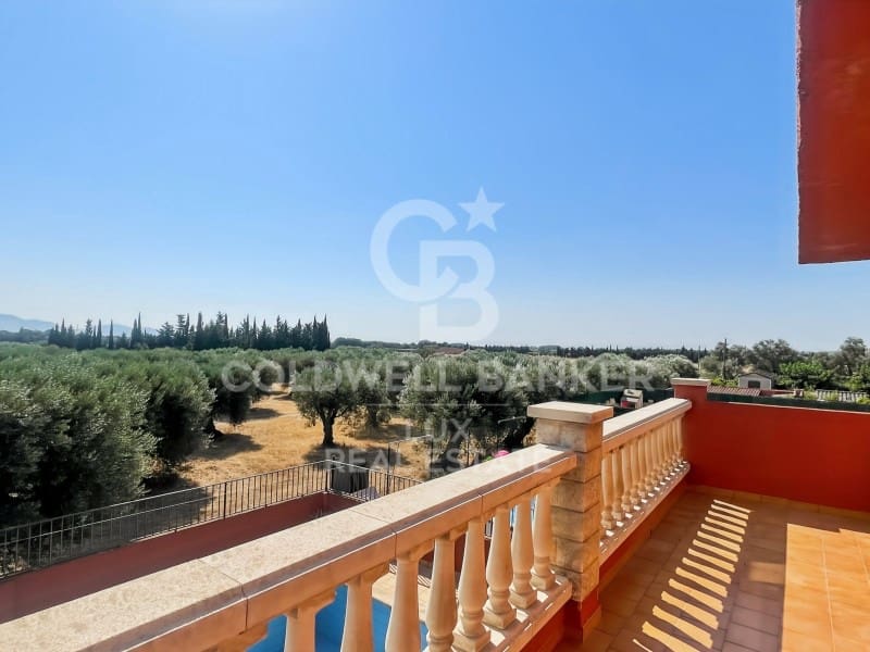 5 soverom Kjedet enebolig til salgs i Llers med svømmebasseng garasje - € 375 000 (Ref: 9488458)