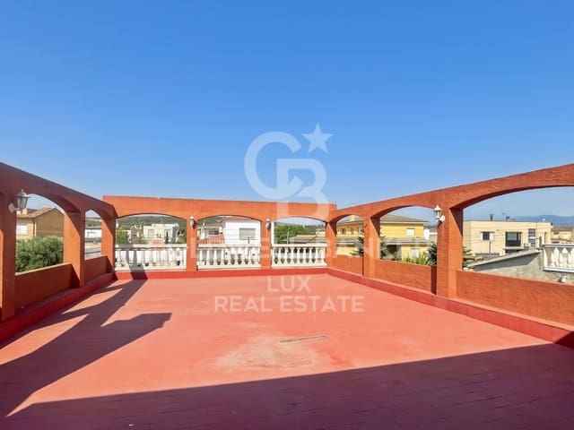 5 soverom Kjedet enebolig til salgs i Llers med svømmebasseng garasje - € 375 000 (Ref: 9488458)