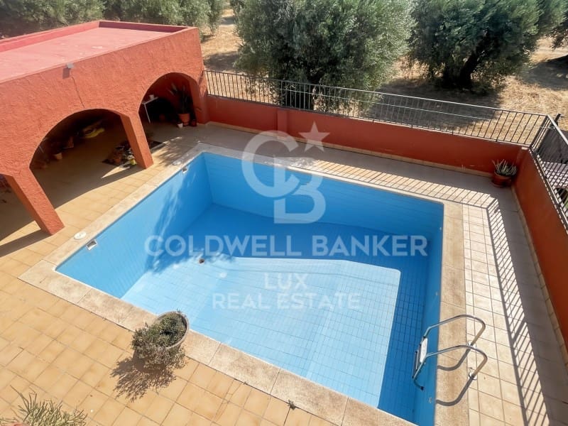 5 soverom Kjedet enebolig til salgs i Llers med svømmebasseng garasje - € 375 000 (Ref: 9488458)