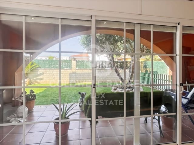 5 soverom Kjedet enebolig til salgs i Llers med svømmebasseng garasje - € 375 000 (Ref: 9488458)