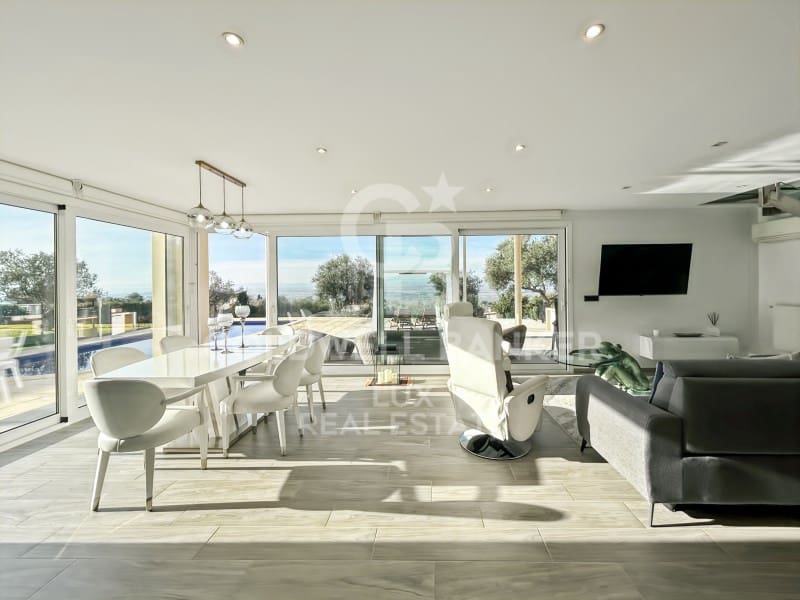 Chalet de 4 habitaciones en Palau-saverdera en venta con piscina garaje - 1.200.000 € (Ref: 9521508)