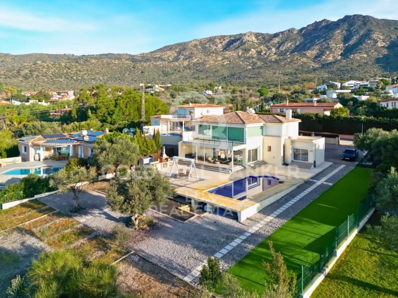 Chalet de 4 habitaciones en Palau-saverdera en venta con piscina garaje - 1.200.000 € (Ref: 9521508)