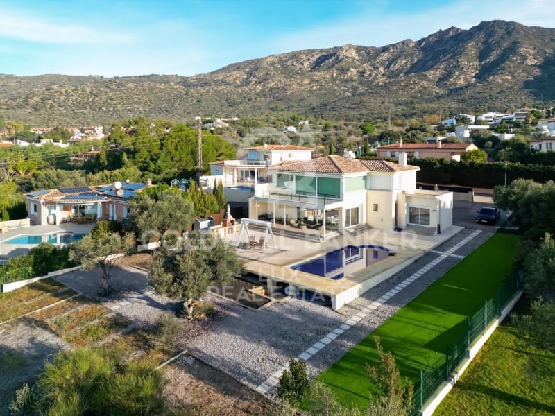 4 bedroom Villa for sale in Palau-saverdera with pool garage - € 1,200,000 (Ref: 9521508)