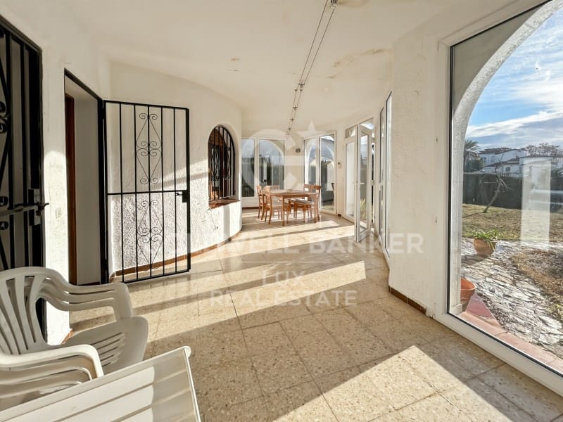 3 soverom Villa til salgs i Empuriabrava med garasje - € 860 000 (Ref: 9555822)