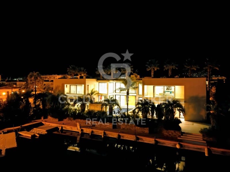 9 bedroom Villa for sale in Santa Margarida with pool garage - € 5,500,000 (Ref: 9574861)