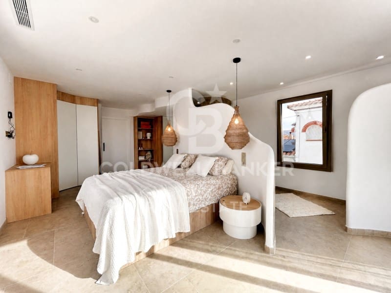 4 bedroom Villa for sale in Empuriabrava with pool garage - € 1,890,000 (Ref: 9741641)