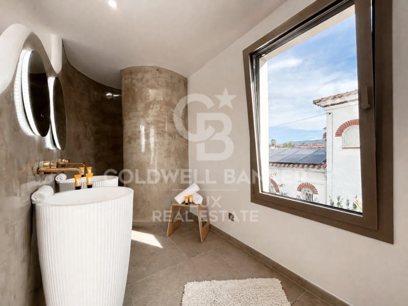 4 bedroom Villa for sale in Empuriabrava with pool garage - € 1,890,000 (Ref: 9741641)