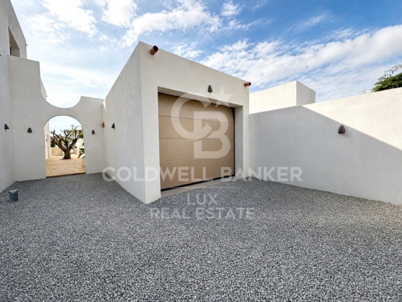 4 bedroom Villa for sale in Empuriabrava with pool garage - € 1,890,000 (Ref: 9741641)