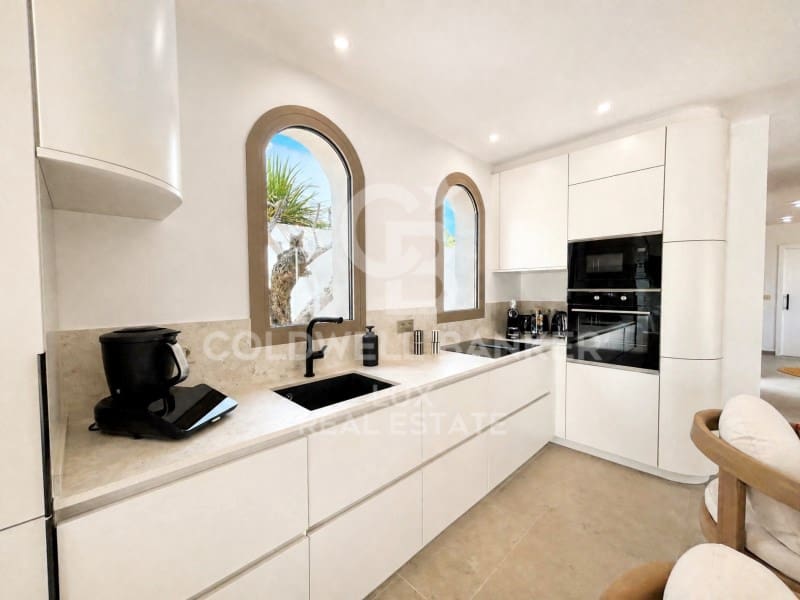 4 bedroom Villa for sale in Empuriabrava with pool garage - € 1,890,000 (Ref: 9741641)