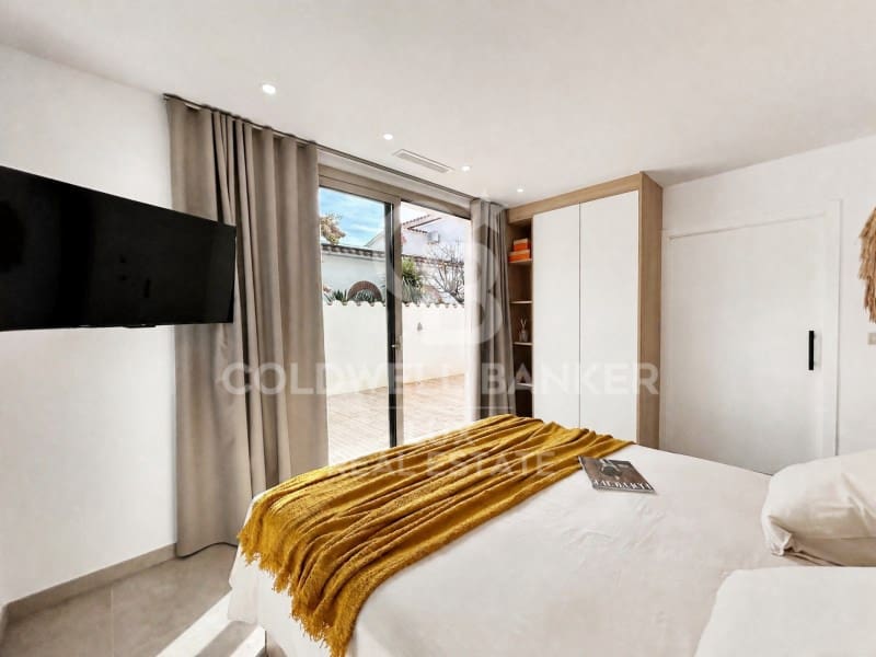 4 bedroom Villa for sale in Empuriabrava with pool garage - € 1,890,000 (Ref: 9741641)