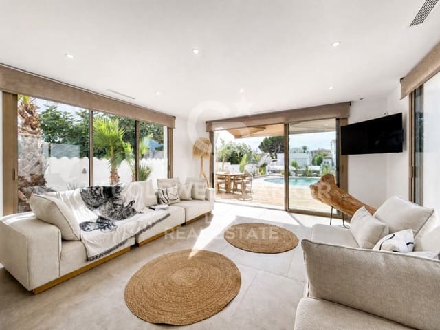 4 soveværelse Villa til salg i Empuriabrava, Castelló d'Empúries med swimmingpool garage - € 1.890.000 (Ref: 9741641)