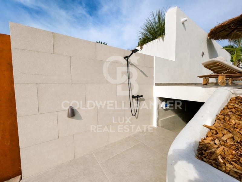 4 bedroom Villa for sale in Empuriabrava with pool garage - € 1,890,000 (Ref: 9741641)