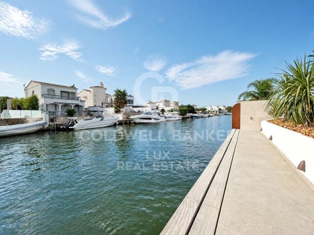 4 soveværelse Villa til salg i Empuriabrava, Castelló d'Empúries med swimmingpool garage - € 1.890.000 (Ref: 9741641)