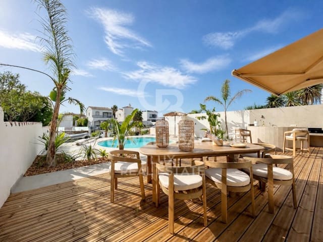 4 soveværelse Villa til salg i Empuriabrava, Castelló d'Empúries med swimmingpool garage - € 1.890.000 (Ref: 9741641)