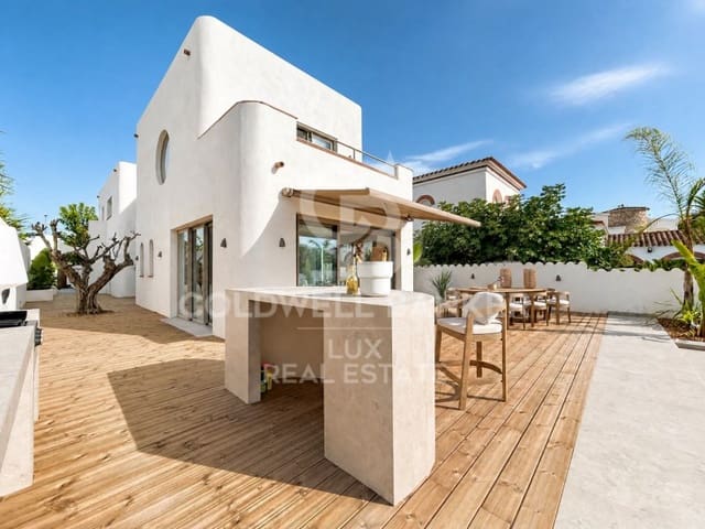4 soveværelse Villa til salg i Empuriabrava, Castelló d'Empúries med swimmingpool garage - € 1.890.000 (Ref: 9741641)