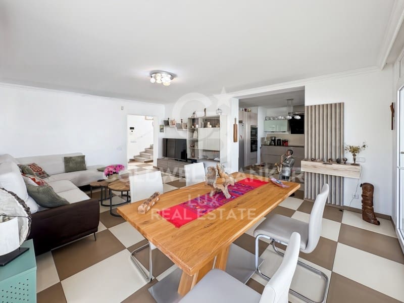 3 soverom Villa til salgs i Empuriabrava med svømmebasseng garasje - € 620 000 (Ref: 9741642)