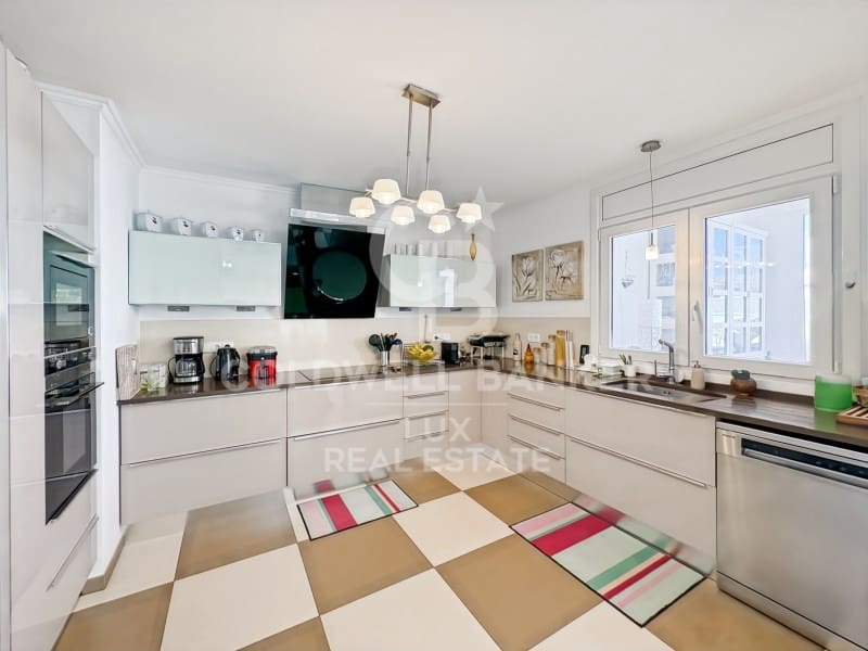 3 soverom Villa til salgs i Empuriabrava med svømmebasseng garasje - € 620 000 (Ref: 9741642)