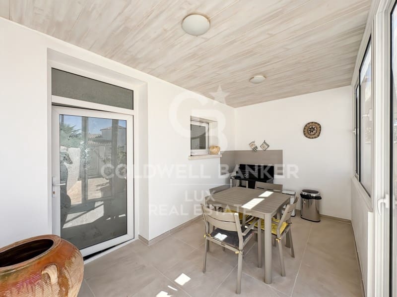 3 soverom Villa til salgs i Empuriabrava med svømmebasseng garasje - € 620 000 (Ref: 9741642)