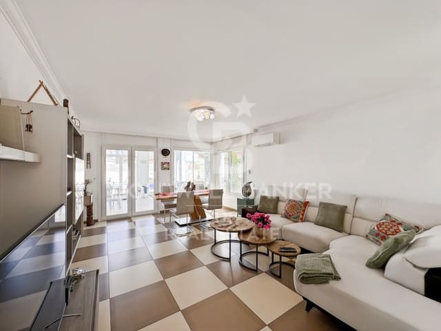 3 soveværelse Villa til salg i Empuriabrava, Castelló d'Empúries med swimmingpool garage - € 620.000 (Ref: 9741642)