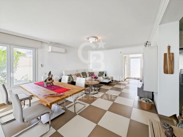 3 soveværelse Villa til salg i Empuriabrava, Castelló d'Empúries med swimmingpool garage - € 620.000 (Ref: 9741642)