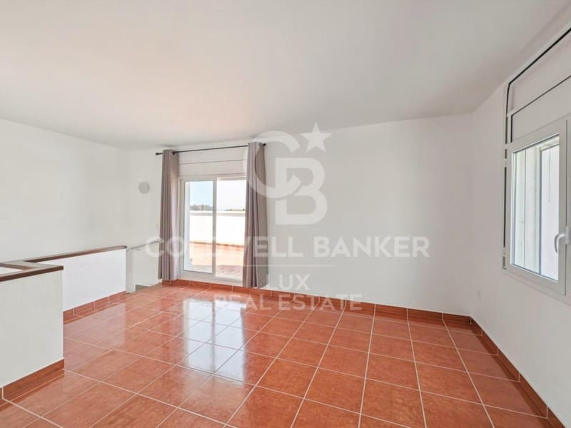 3 bedroom Villa for sale in Roses with garage - € 495,000 (Ref: 9806310)