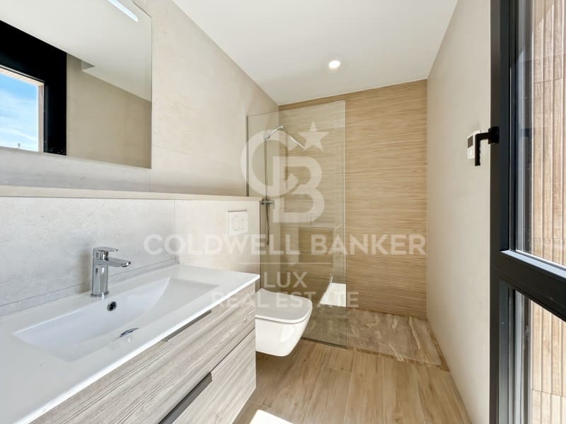 4 quarto Moradia para venda em Empuriabrava com piscina garagem - 1 290 000 € (Ref: 9828877)
