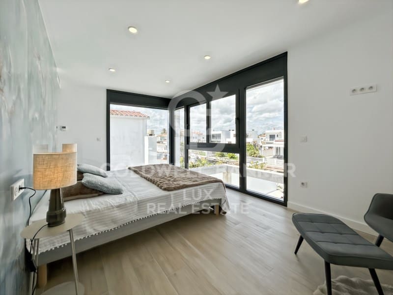 4 quarto Moradia para venda em Empuriabrava com piscina garagem - 1 290 000 € (Ref: 9828877)