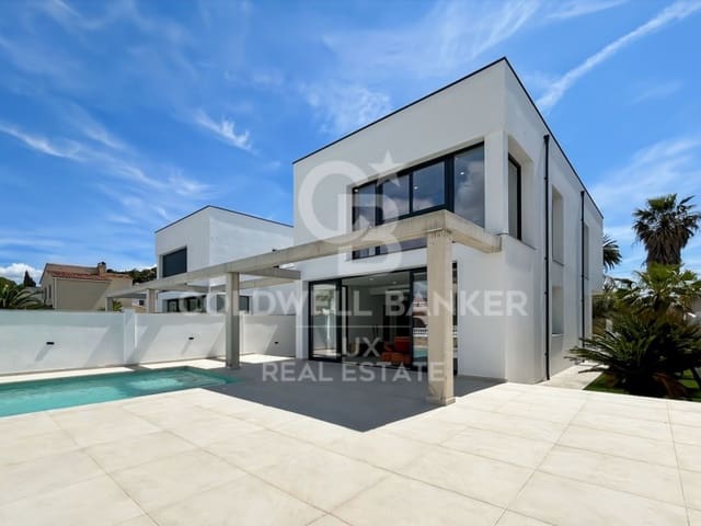 4 makuuhuone Huvila myytävänä paikassa Empuriabrava, Castelló d'Empúries mukana uima-altaan 
autotalli - 1 290 000 € (Ref: 9828877)