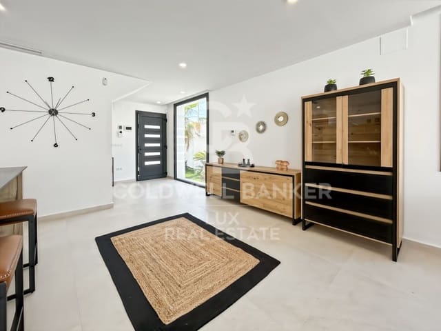 4 makuuhuone Huvila myytävänä paikassa Empuriabrava, Castelló d'Empúries mukana uima-altaan 
autotalli - 1 290 000 € (Ref: 9828877)