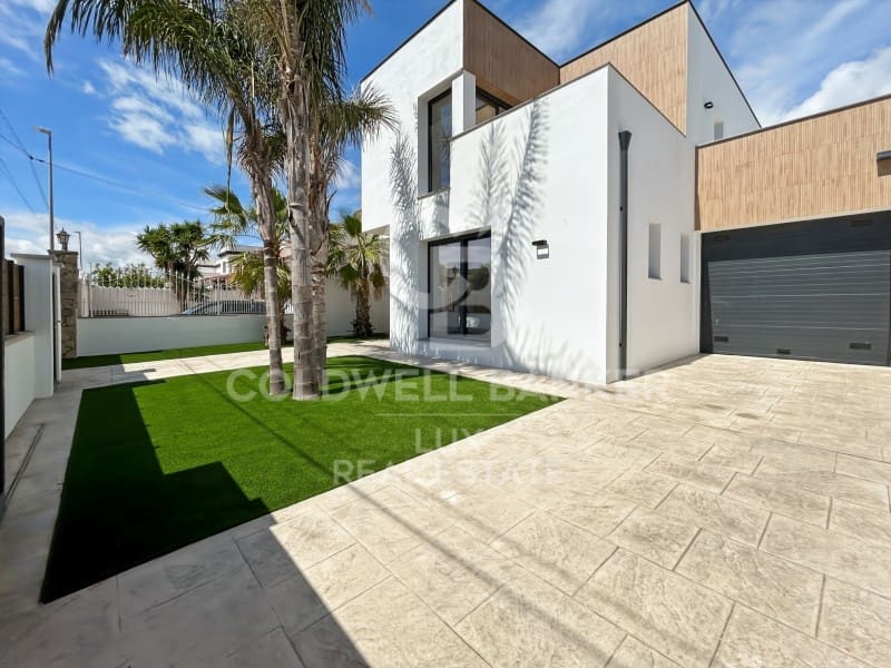 4 quarto Moradia para venda em Empuriabrava com piscina garagem - 1 290 000 € (Ref: 9828877)