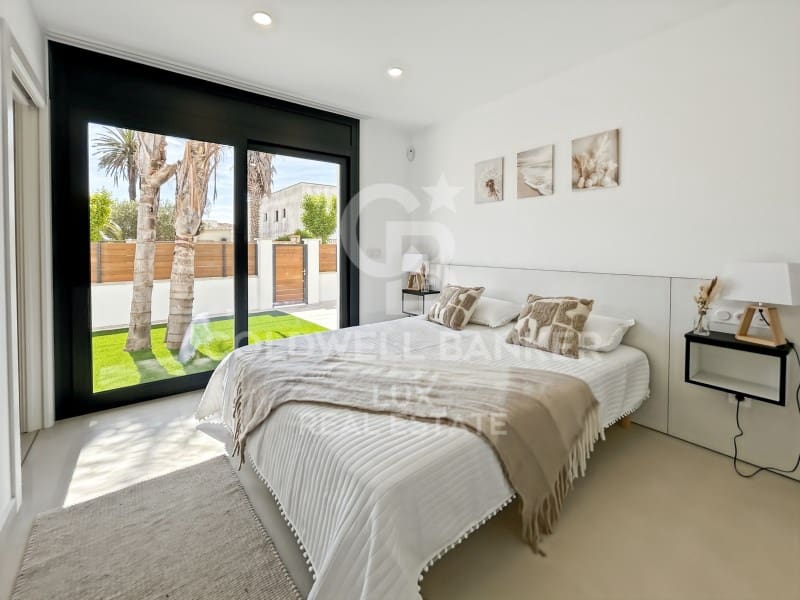 4 quarto Moradia para venda em Empuriabrava com piscina garagem - 1 290 000 € (Ref: 9828877)