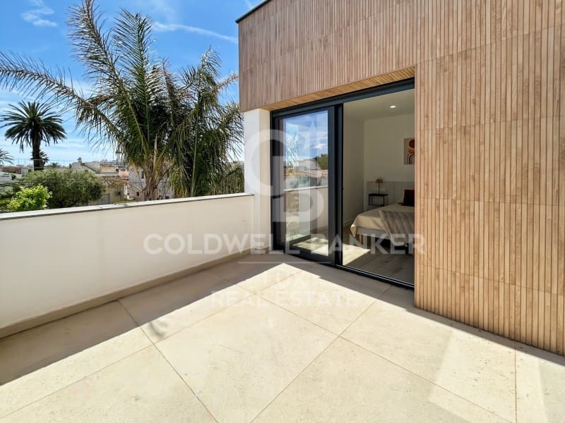 4 quarto Moradia para venda em Empuriabrava com piscina garagem - 1 290 000 € (Ref: 9828877)