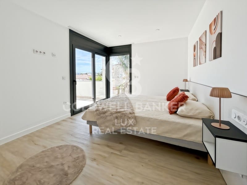 4 quarto Moradia para venda em Empuriabrava com piscina garagem - 1 290 000 € (Ref: 9828877)