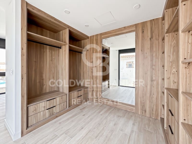 4 quarto Moradia para venda em Empuriabrava com piscina garagem - 1 290 000 € (Ref: 9828877)