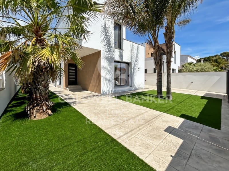 4 quarto Moradia para venda em Empuriabrava com piscina garagem - 1 290 000 € (Ref: 9828877)
