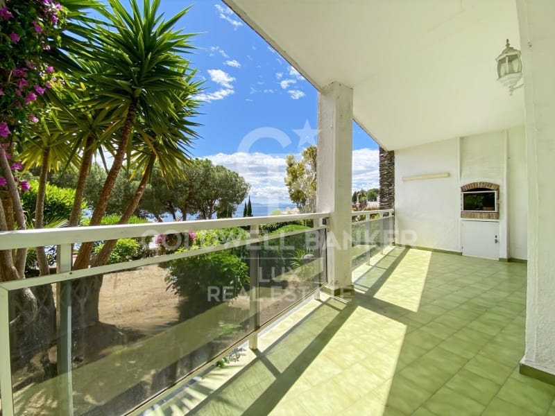 2 bedroom Apartment for sale in Roses - € 425,000 (Ref: 9840308)