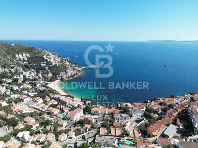 2 bedroom Apartment for sale in Roses - € 425,000 (Ref: 9840308)