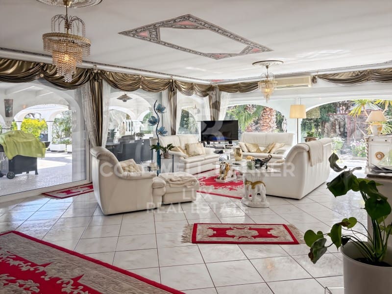 7 bedroom Villa for sale in Empuriabrava with pool garage - € 2,300,000 (Ref: 9849345)