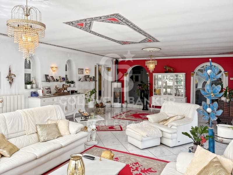 7 bedroom Villa for sale in Empuriabrava with pool garage - € 2,300,000 (Ref: 9849345)