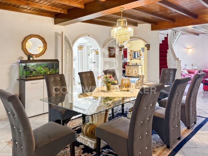 7 bedroom Villa for sale in Empuriabrava with pool garage - € 2,300,000 (Ref: 9849345)