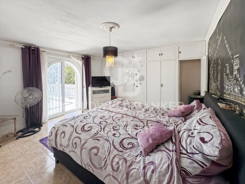 7 bedroom Villa for sale in Empuriabrava with pool garage - € 2,300,000 (Ref: 9849345)