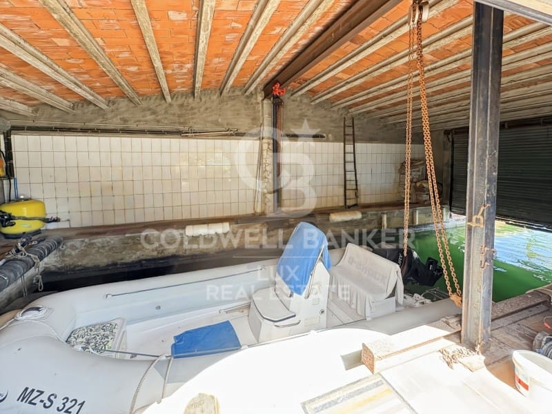 7 bedroom Villa for sale in Empuriabrava with pool garage - € 2,300,000 (Ref: 9849345)