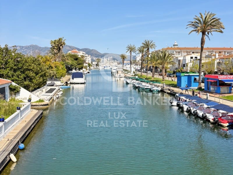 7 bedroom Villa for sale in Empuriabrava with pool garage - € 2,300,000 (Ref: 9849345)