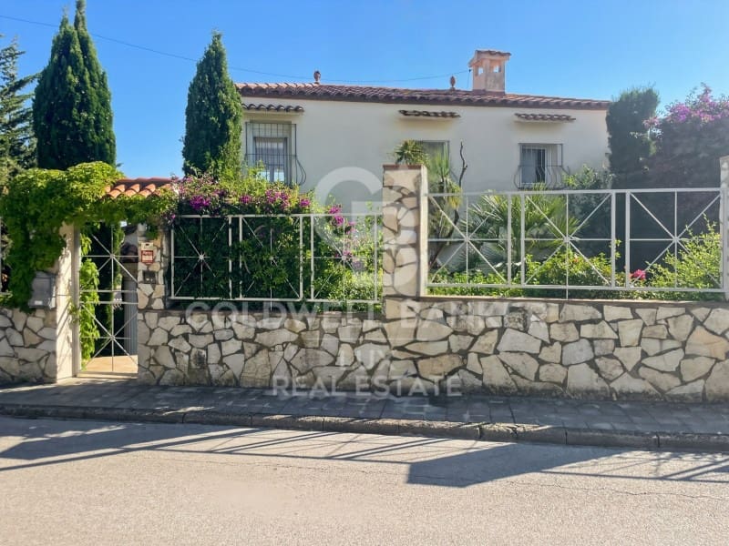 3 bedroom Villa for sale in Palau-saverdera with pool garage - € 680,000 (Ref: 9865007)
