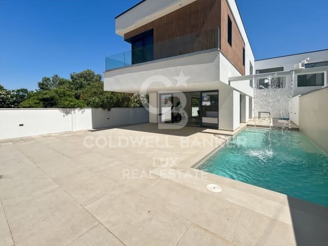 4 soveværelse Villa til salg i Empuriabrava, Castelló d'Empúries med swimmingpool garage - € 795.000 (Ref: 9878810)