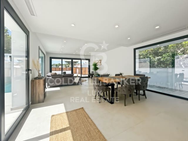 4 soveværelse Villa til salg i Empuriabrava, Castelló d'Empúries med swimmingpool garage - € 795.000 (Ref: 9878810)